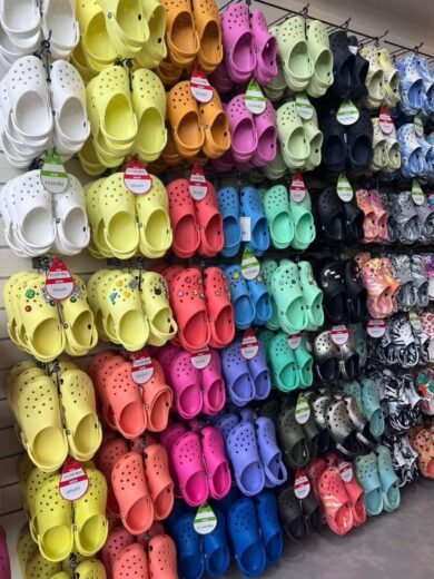 crocs sandals pallet