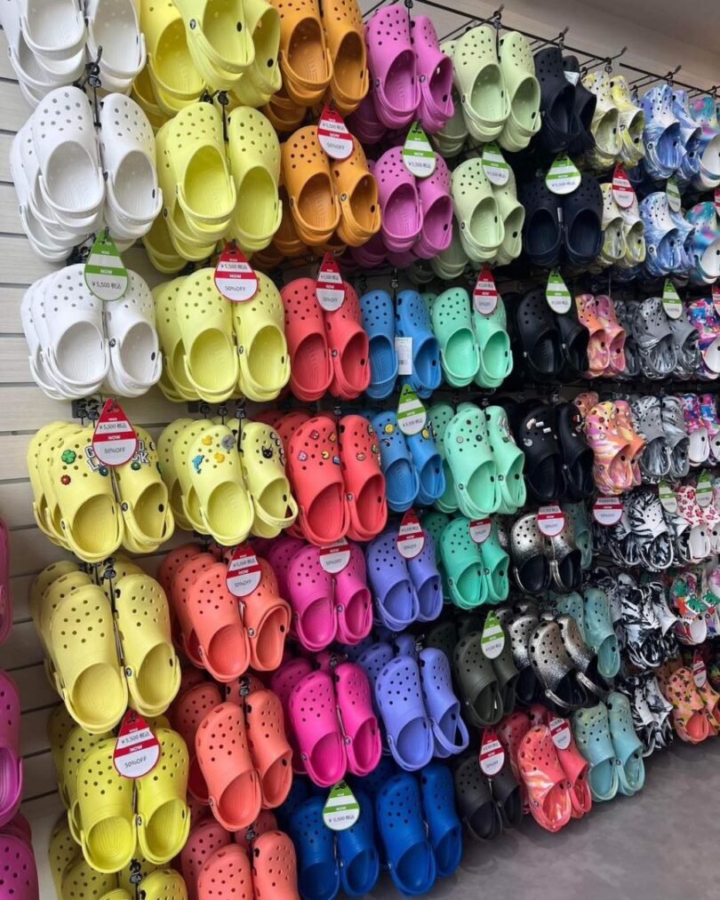 crocs sandals pallet